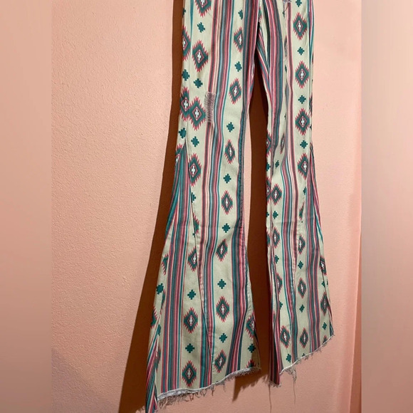Lucky & Blessed Western Aztec Multicolor Print Mega-Flare Jeans size 2 - Picture 5 of 15